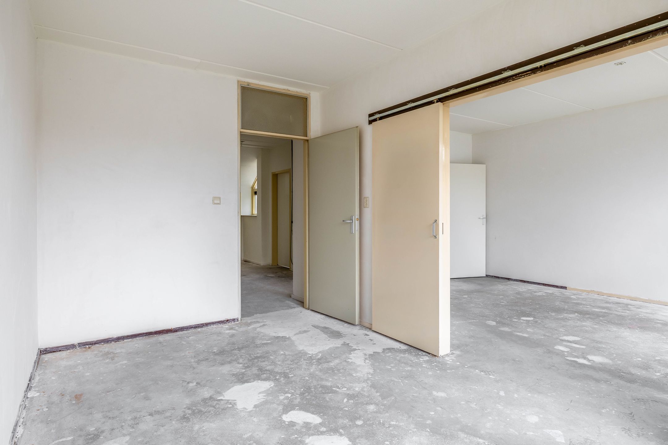 Photo 15 of Hoeker 17