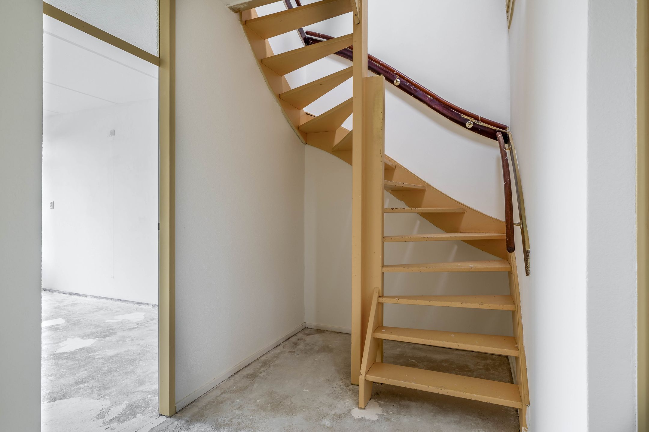 Photo 24 of Hoeker 17