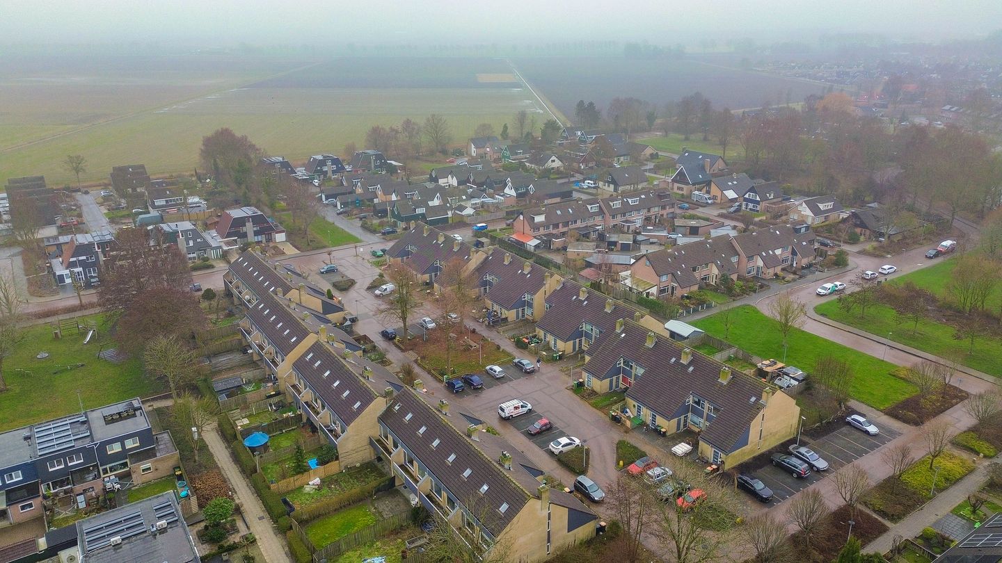 Photo 34 of Hoeker 17