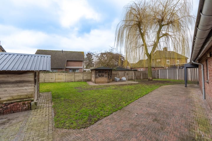 Photo 2 of Beekstraat 1