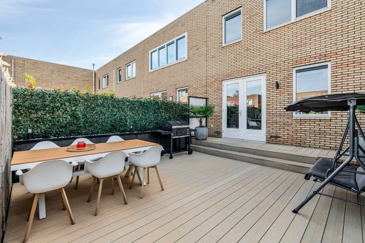 Spacious Family Home with Waterfront Garden and Private Mooring on IJburg — 26