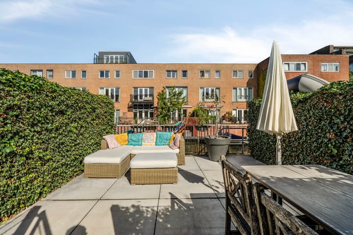 Spacious Family Home with Waterfront Garden and Private Mooring on IJburg — 38