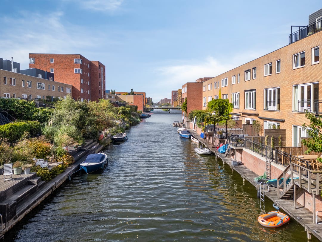 Spacious Family Home with Waterfront Garden and Private Mooring on IJburg — 45