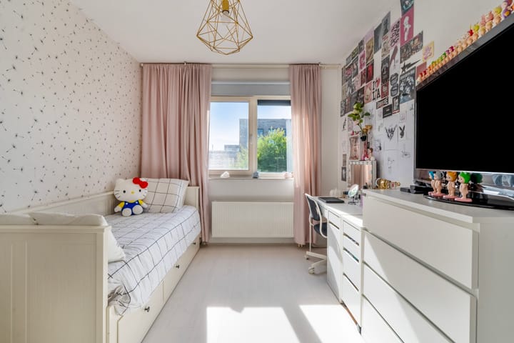 Spacious Family Home with Waterfront Garden and Private Mooring on IJburg — 63