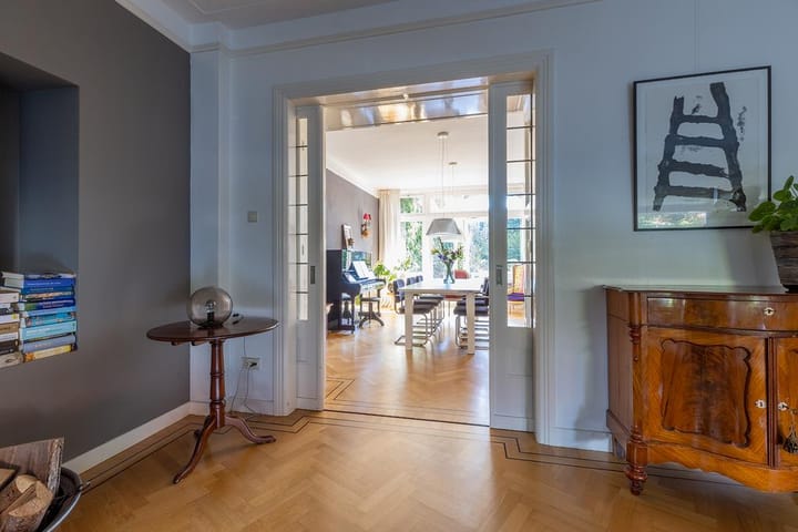 Characterful semi-detached villa from 1934 in protected villa district 't Spiegel — 12