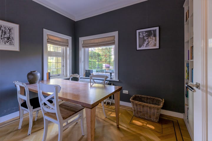 Characterful semi-detached villa from 1934 in protected villa district 't Spiegel — 22