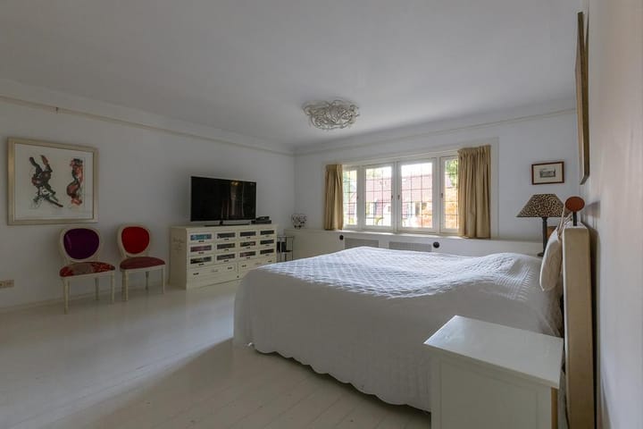 Characterful semi-detached villa from 1934 in protected villa district 't Spiegel — 32