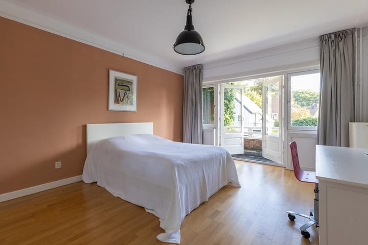 Characterful semi-detached villa from 1934 in protected villa district 't Spiegel — 34