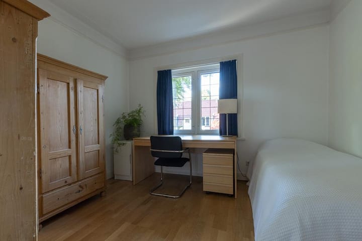 Characterful semi-detached villa from 1934 in protected villa district 't Spiegel — 38