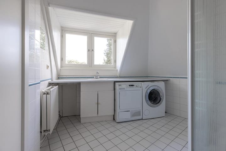 Characterful semi-detached villa from 1934 in protected villa district 't Spiegel — 58