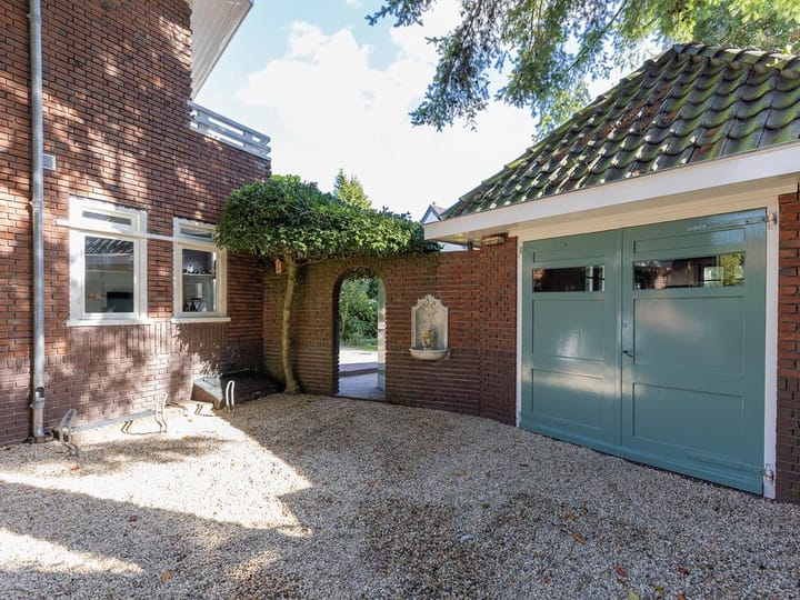 Characterful semi-detached villa from 1934 in protected villa district 't Spiegel — 72