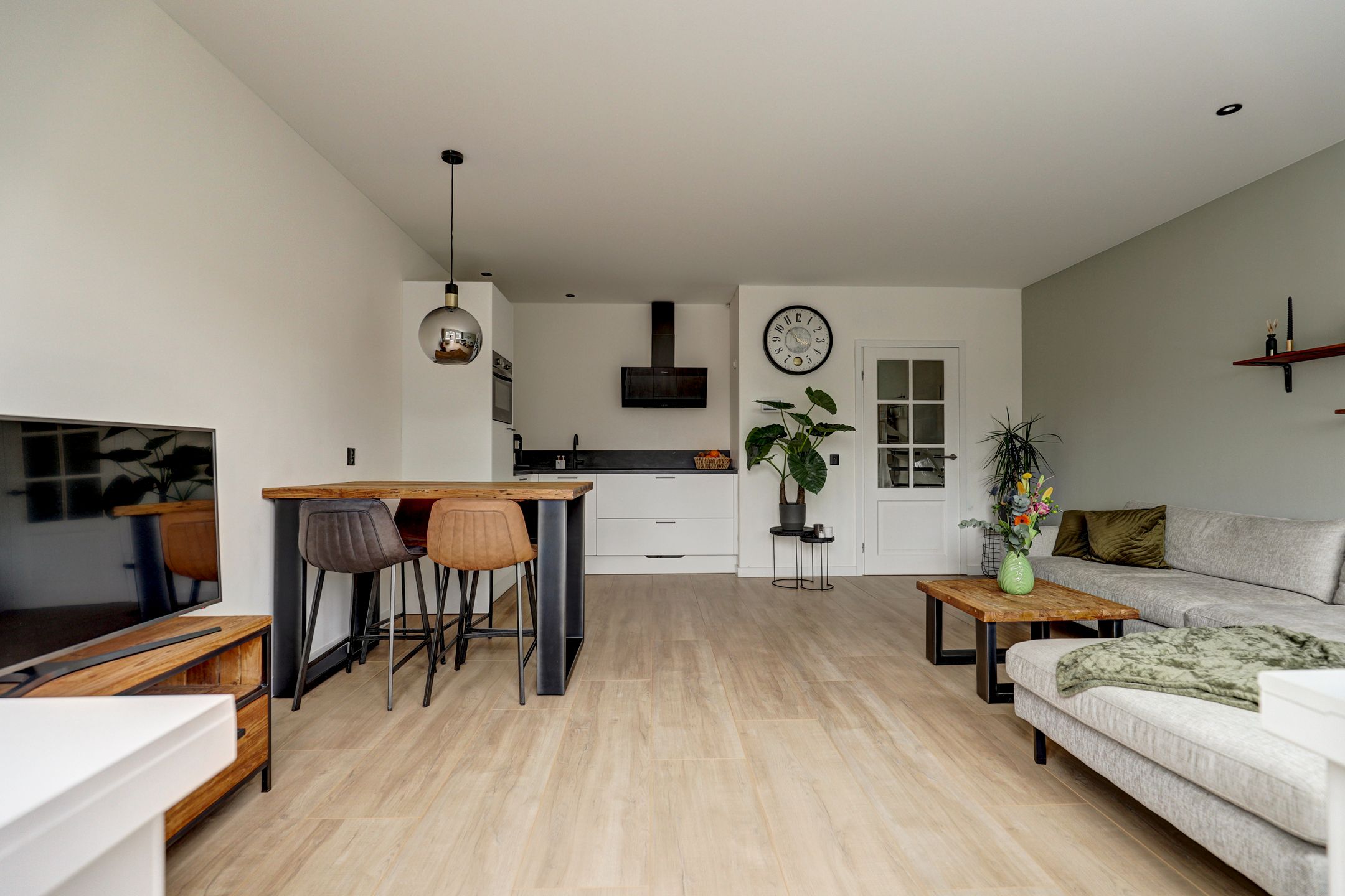 Move-in Ready Maisonnette with Sunny Balcony — 17