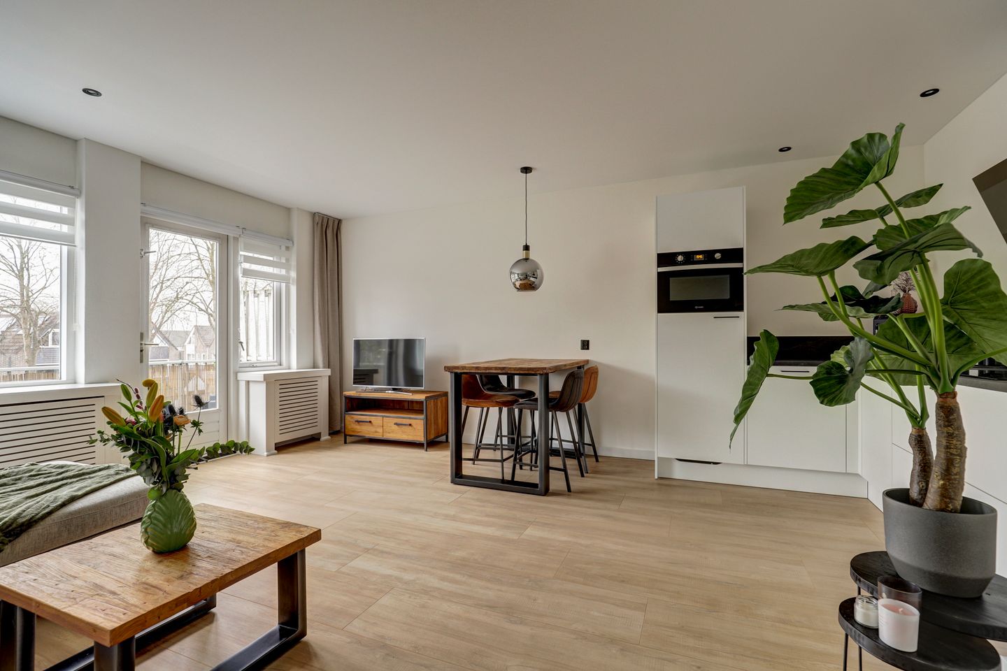 Move-in Ready Maisonnette with Sunny Balcony — 19