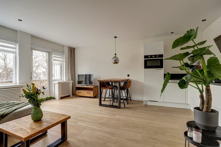 Move-in Ready Maisonnette with Sunny Balcony — 18