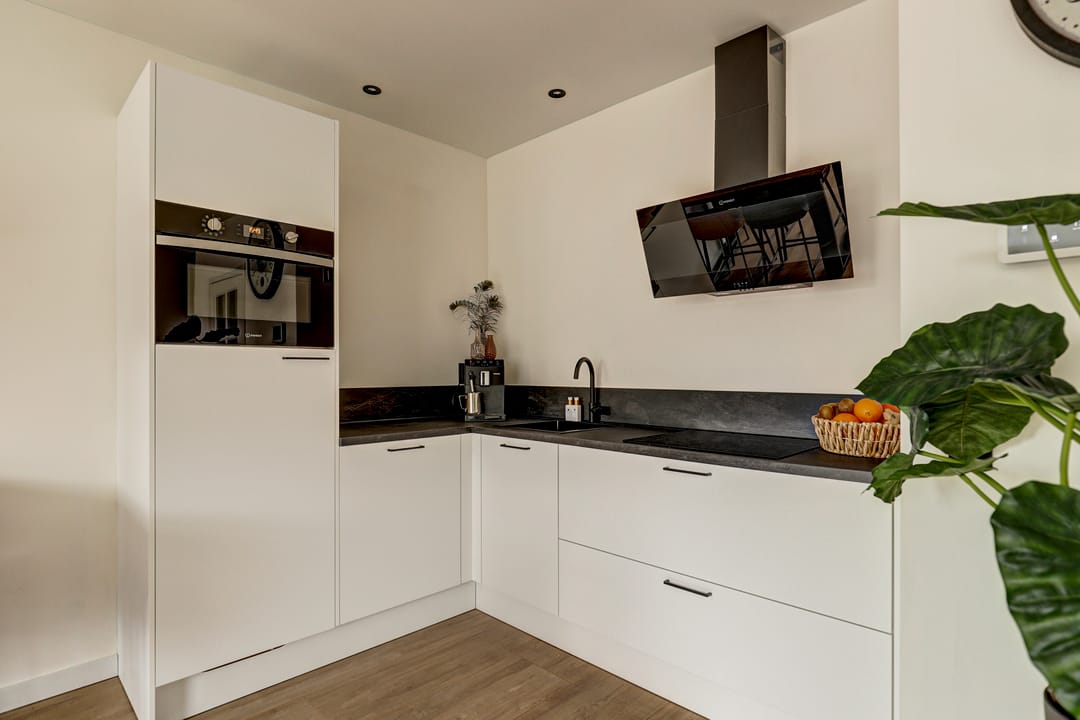 Move-in Ready Maisonnette with Sunny Balcony — 21