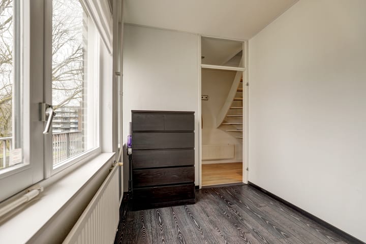 Move-in Ready Maisonnette with Sunny Balcony — 26
