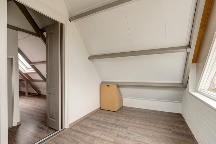 Move-in Ready Maisonnette with Sunny Balcony — 42
