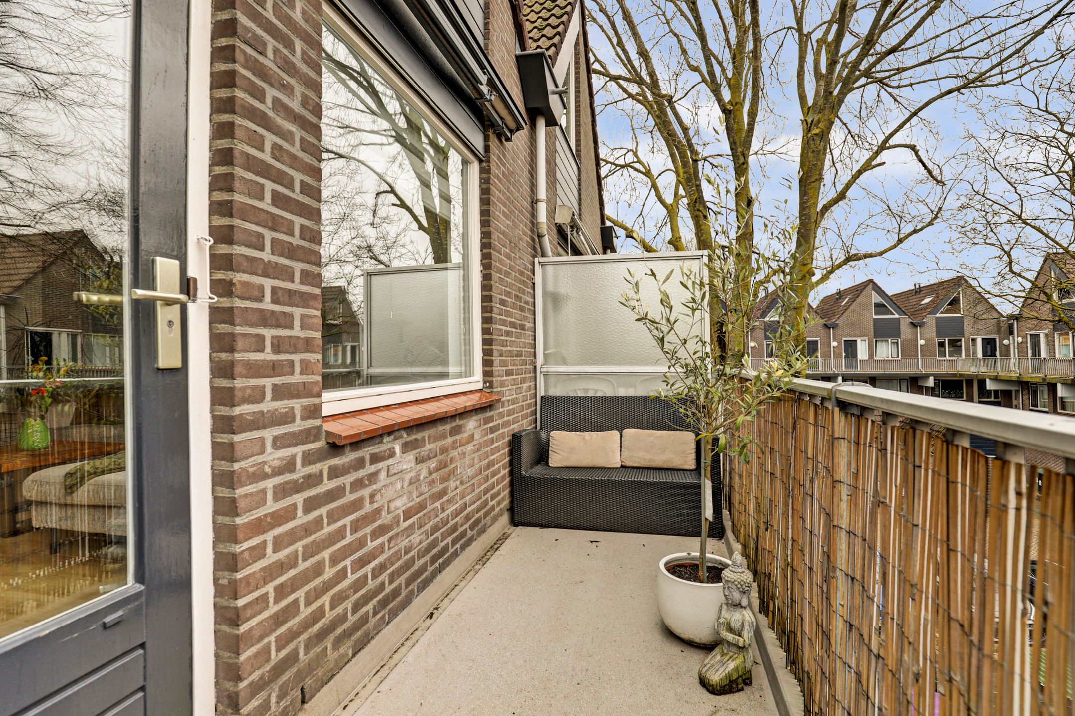 Move-in Ready Maisonnette with Sunny Balcony — 47
