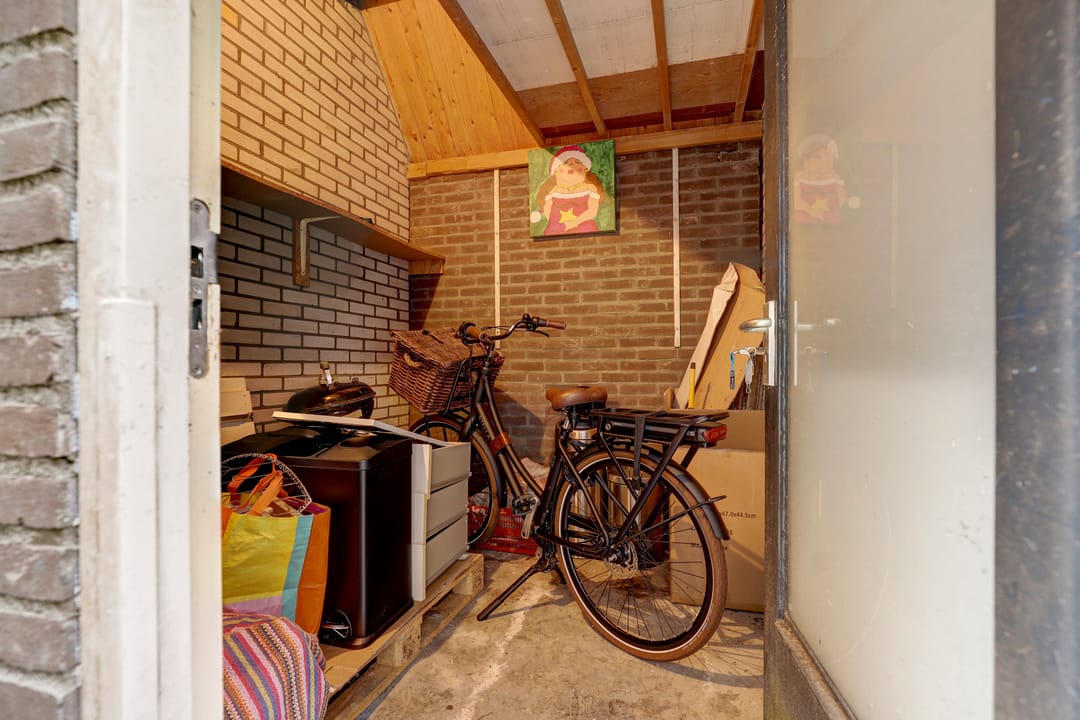 Move-in Ready Maisonnette with Sunny Balcony — 51