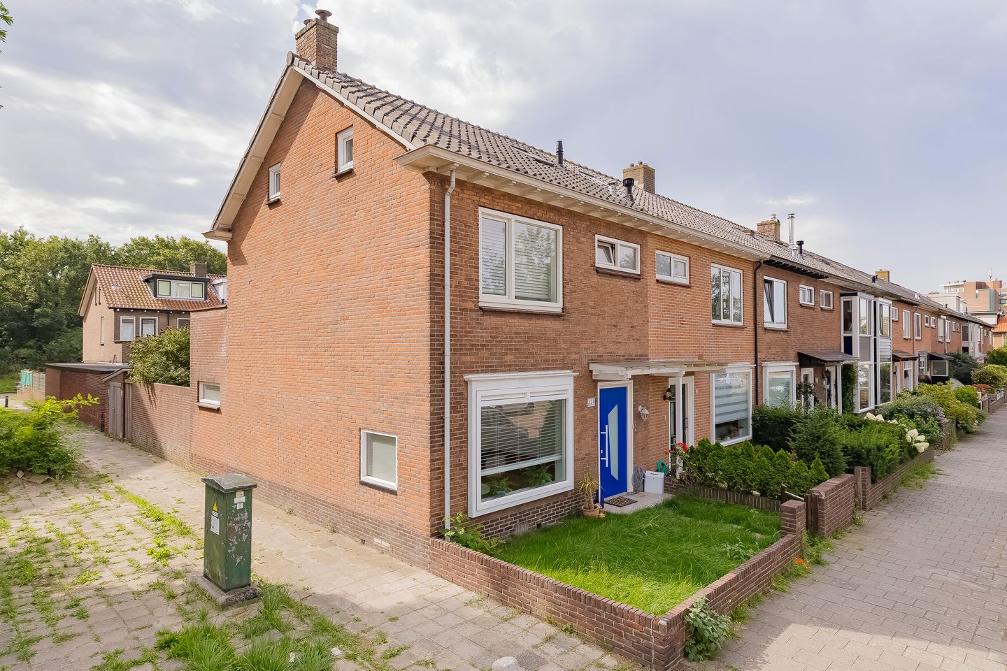 Photo 1 of Dolfijnstraat 228