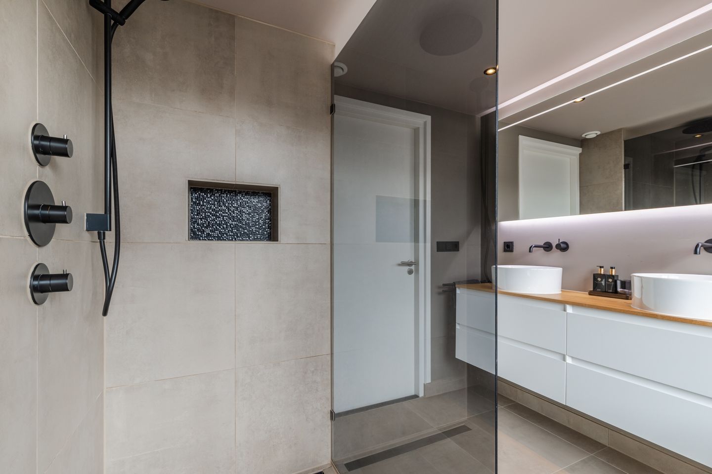 Foto 34 van Strick van Linschotenstraat 71