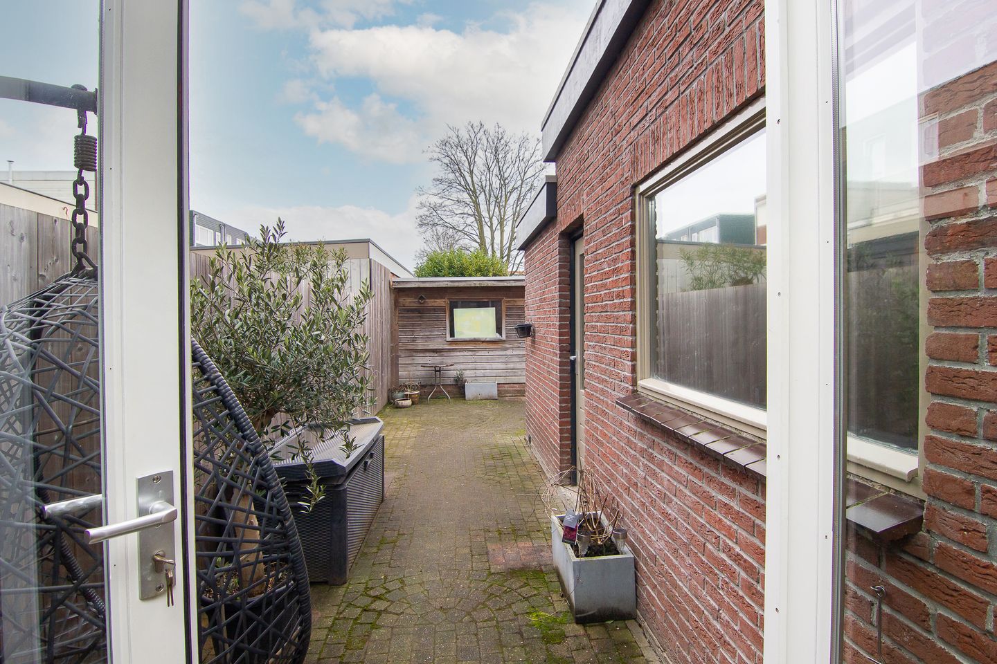 Fully Renovated Family Home with Expansion Potential in Haarlem — 38