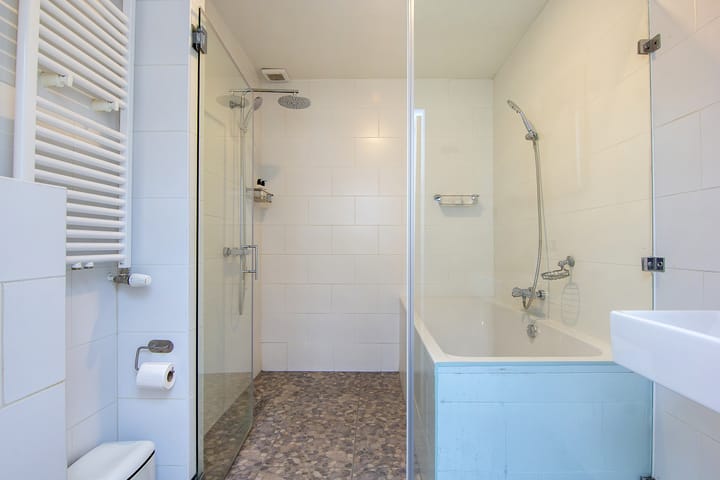 Fully Renovated Family Home with Expansion Potential in Haarlem — 49