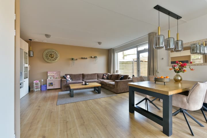 Foto 3 van Perziklaan 2