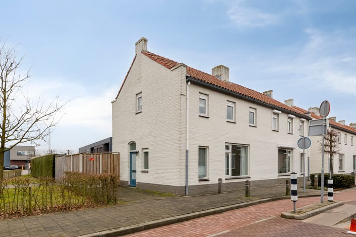 Ruime twee-onder-een-kapwoning met potentie in Loon op Zand