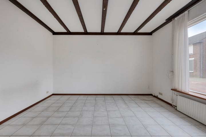 Spacious semi-detached home with potential in Loon op Zand — 13