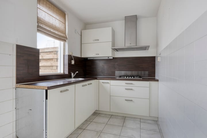 Spacious semi-detached home with potential in Loon op Zand — 19