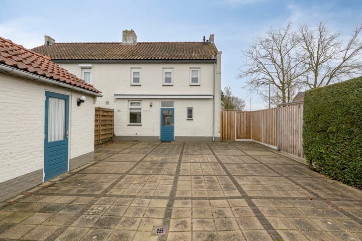 Spacious semi-detached home with potential in Loon op Zand — 38
