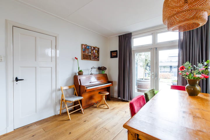 Characteristic semi-detached house on a spacious plot of 347 m2 — 13