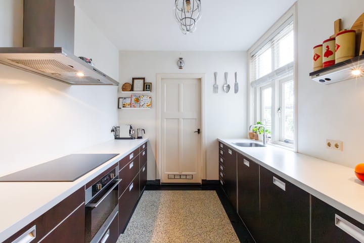 Characteristic semi-detached house on a spacious plot of 347 m2 — 25