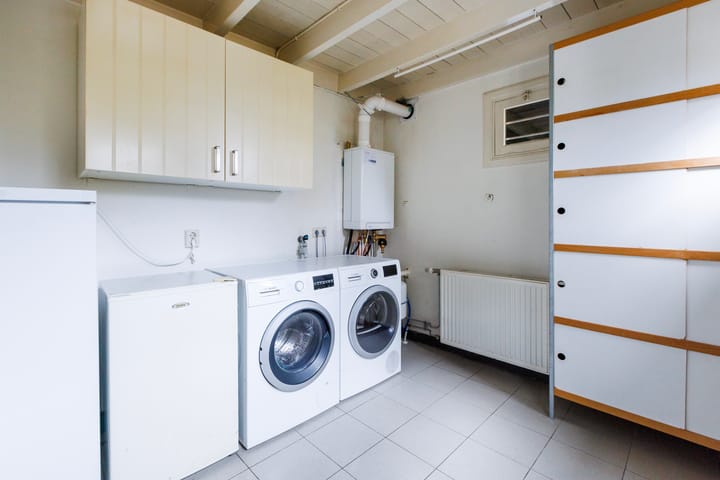 Characteristic semi-detached house on a spacious plot of 347 m2 — 27