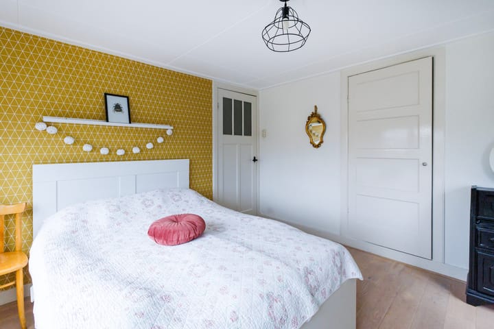 Characteristic semi-detached house on a spacious plot of 347 m2 — 53