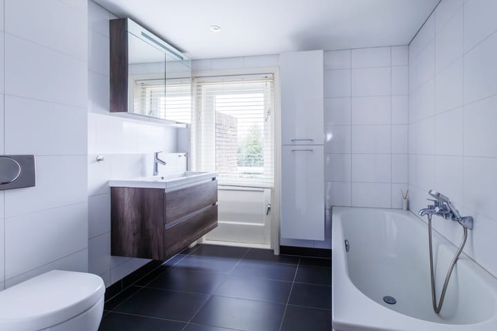 Characteristic semi-detached house on a spacious plot of 347 m2 — 63