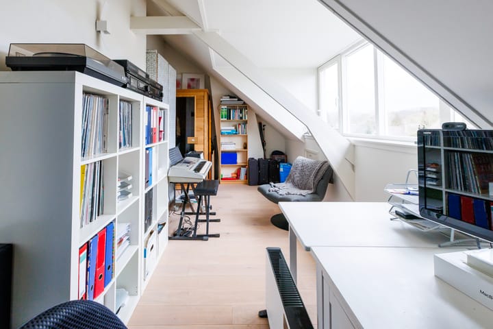 Characteristic semi-detached house on a spacious plot of 347 m2 — 75