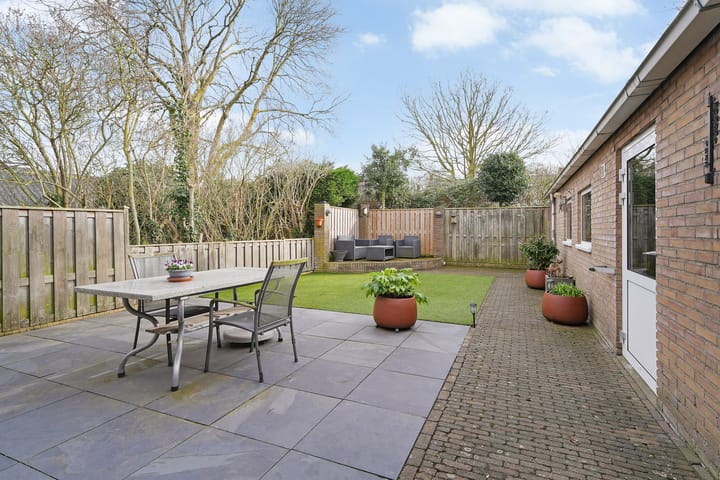 Photo 3 of Julianastraat 8