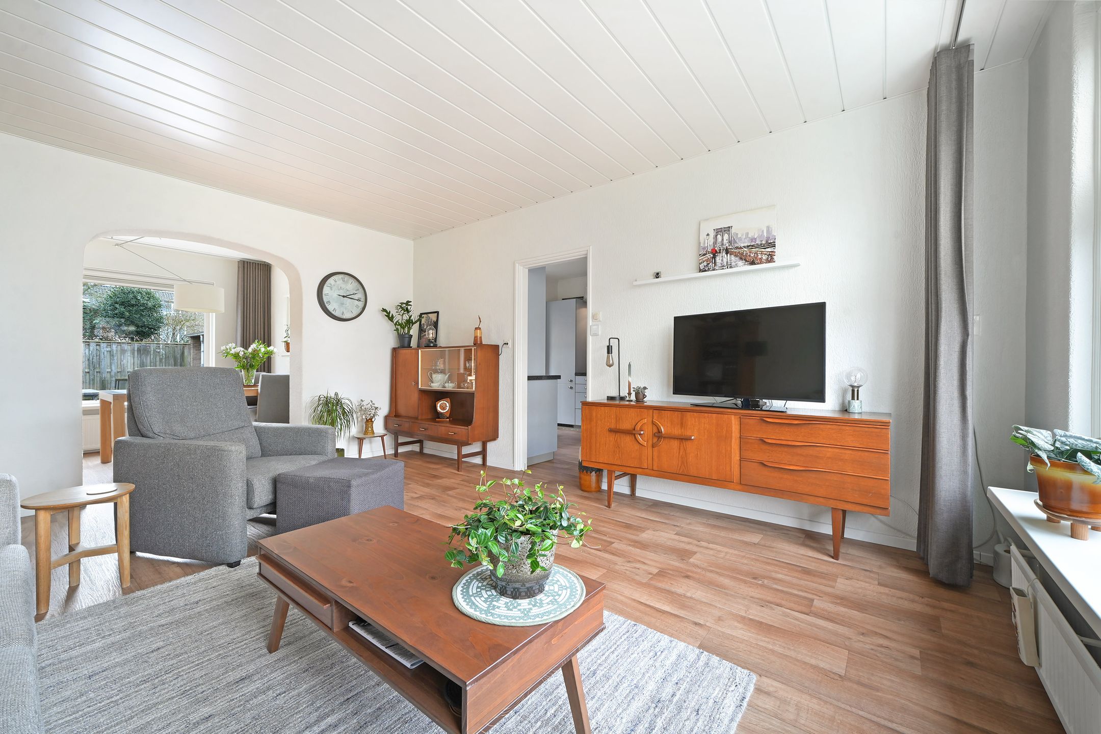 Foto 12 van Julianastraat 8