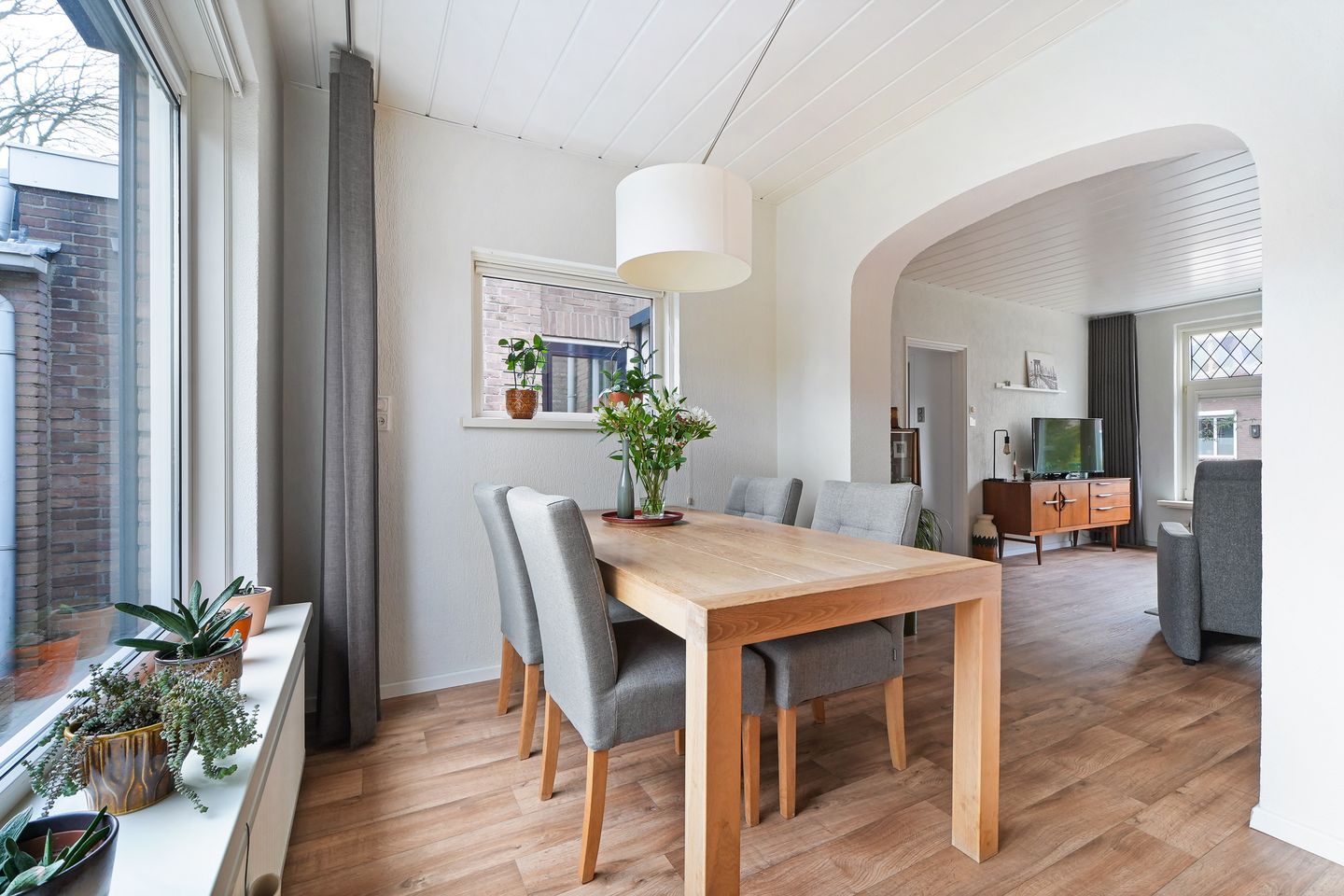 Foto 14 van Julianastraat 8