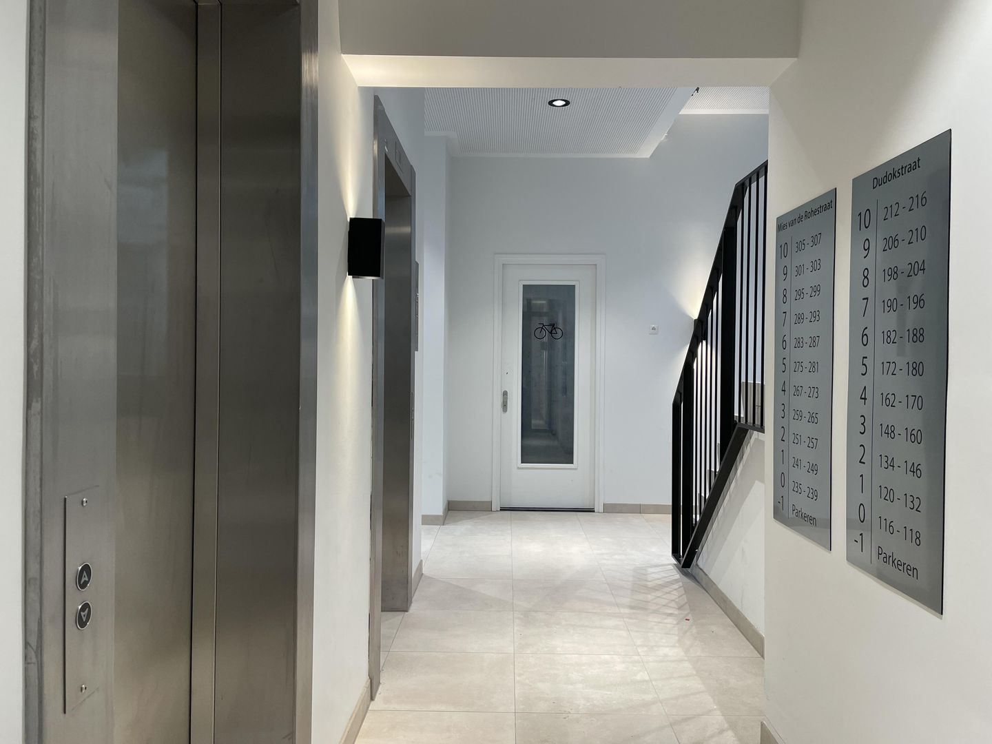 Photo 4 of Dudokstraat 210