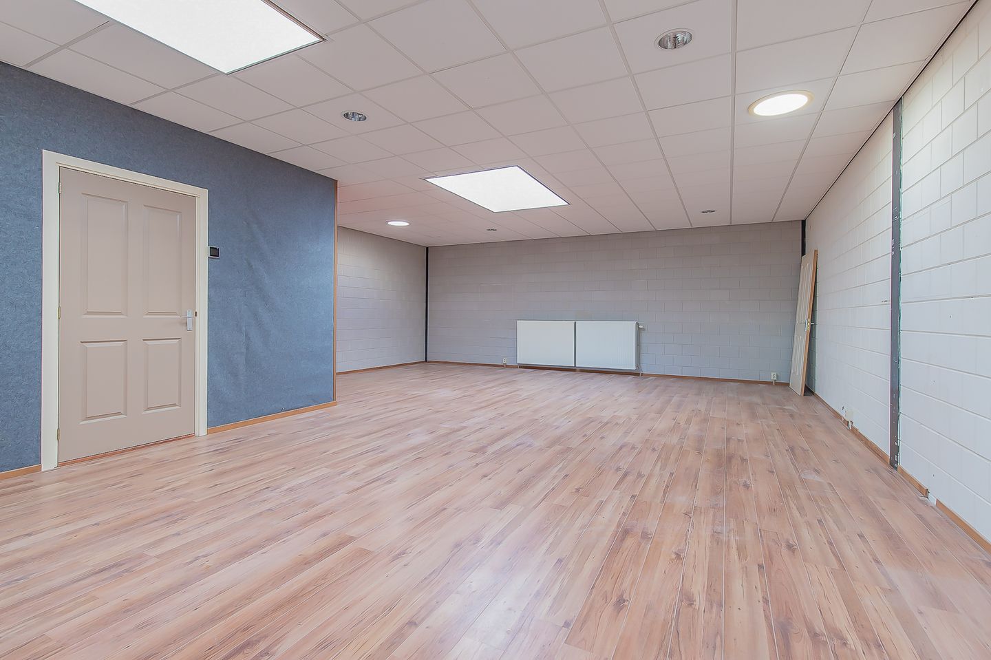 View photo 3 of Achthovenerweg 17-H