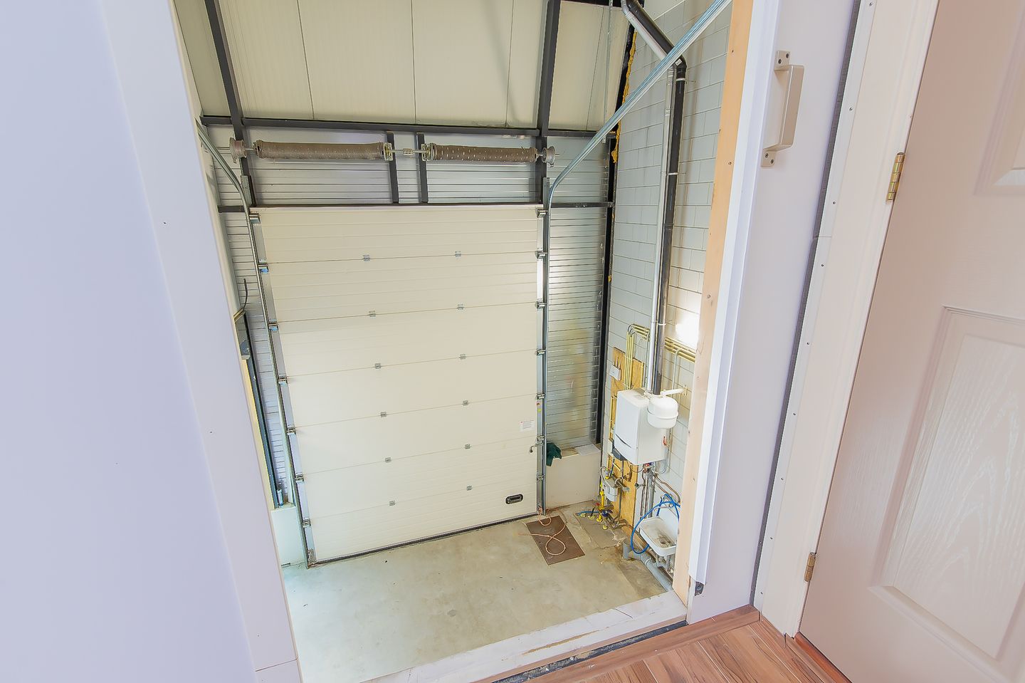 View photo 4 of Achthovenerweg 17-H