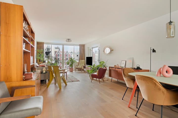 Photo 3 of Valkenburgerstraat 36-E