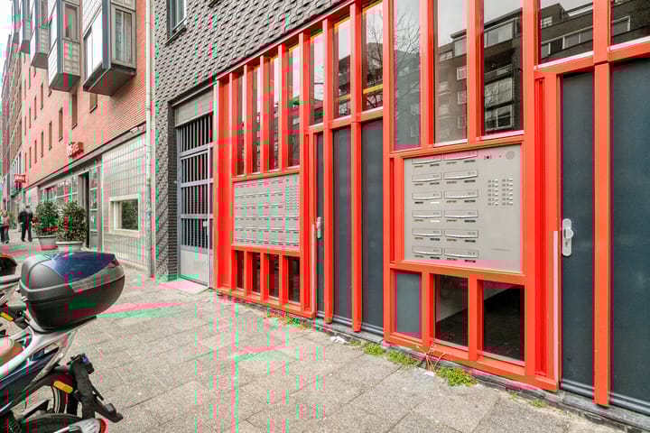 Photo 4 of Valkenburgerstraat 36-E