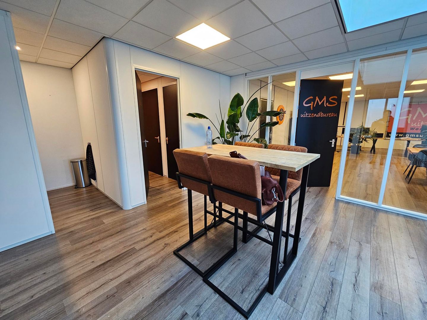 View photo 5 of Ericasestraat 69-A