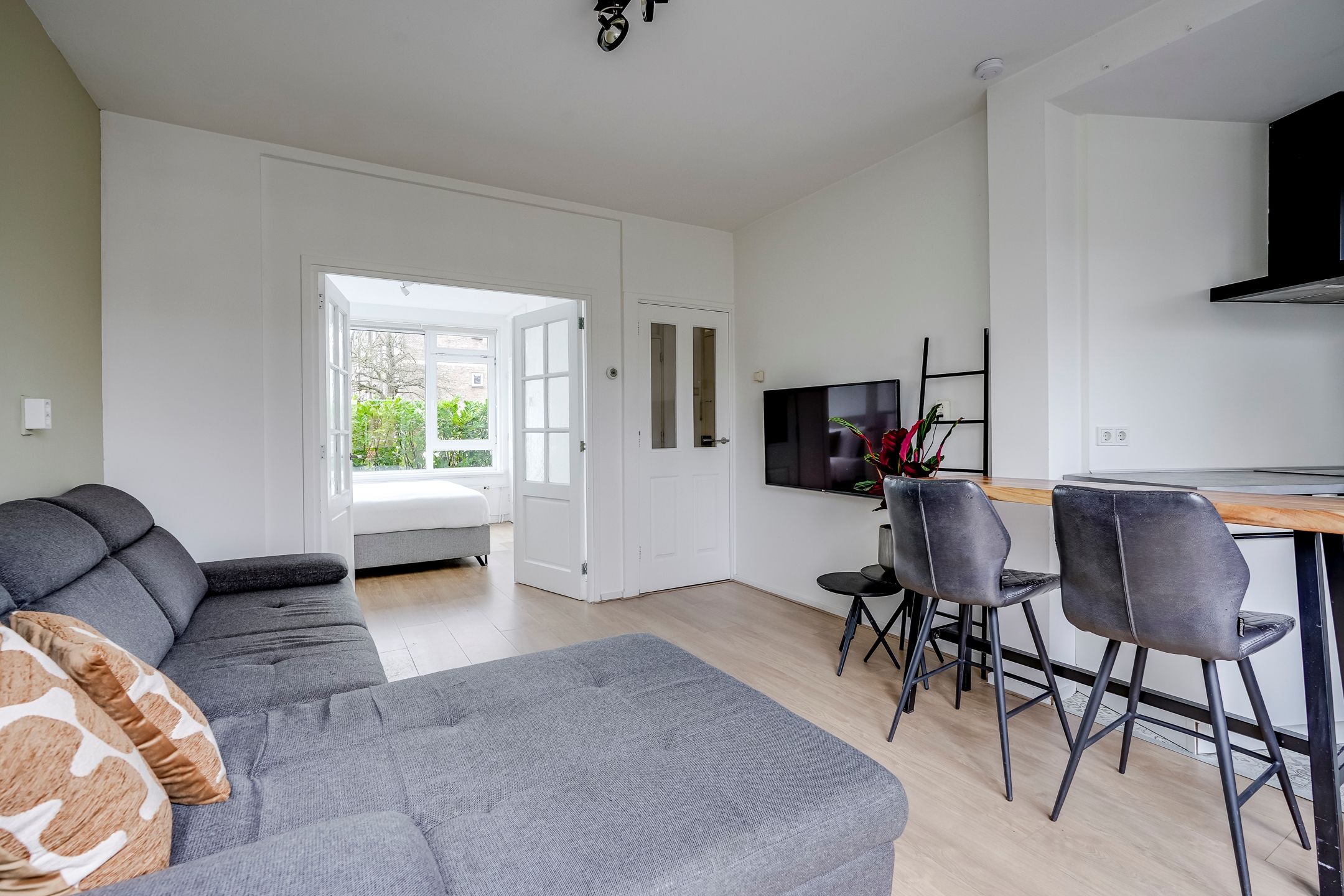 Ready-to-move ground floor apartment with sunny south-facing garden in Utrecht — 21