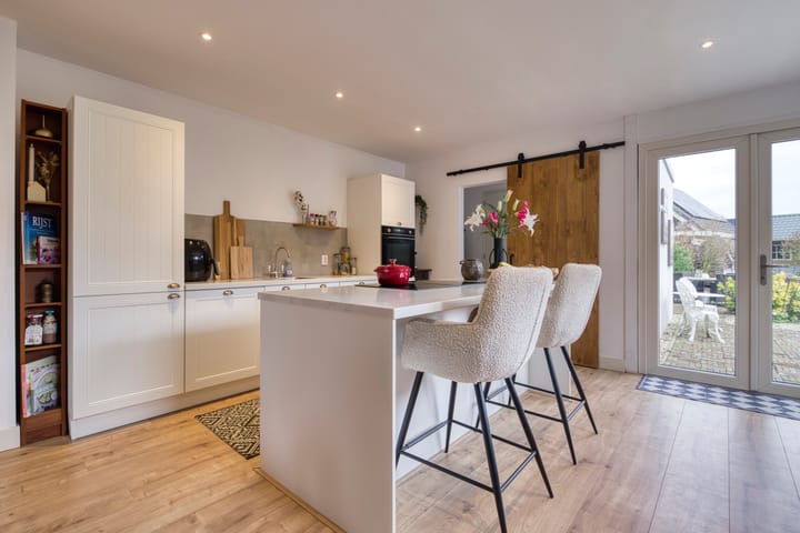 Photo 2 of Middellaan 69