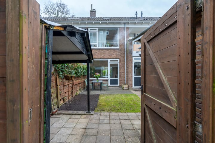 Ready-to-move ground floor apartment with sunny south-facing garden in Utrecht — 52